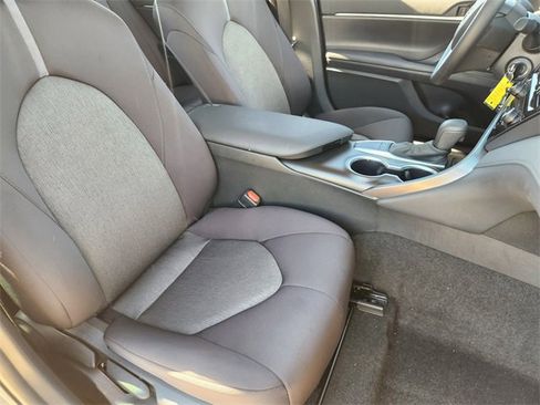 Used 2024 Toyota Camry LE image 10