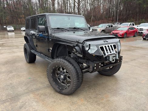 Used 2017 Jeep Wrangler Unlimited Sahara image 1