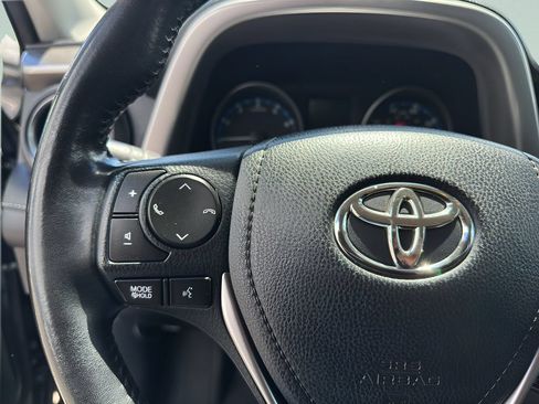 Used 2017 Toyota RAV4 XLE AWD/4WD image 17