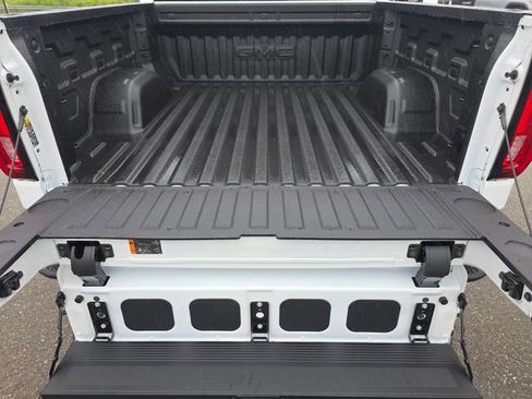 New 2026 GMC Sierra 1500 SLT w/ SLT Premium Plus Package AWD/4WD image 22