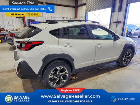 Used 2024 Subaru Crosstrek 2.0i Premium image 4