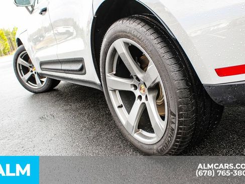Used 2024 Porsche Macan image 15