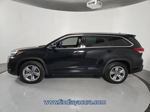 Used 2019 Toyota Highlander Limited image 3