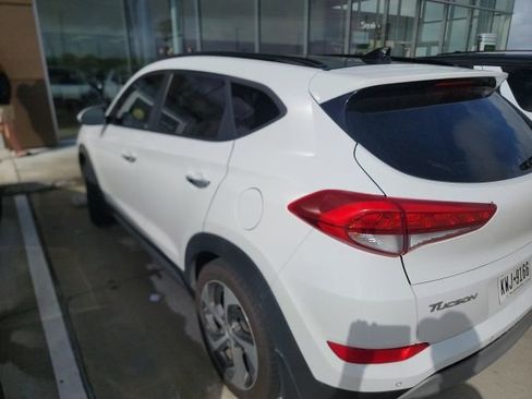 Used 2018 Hyundai Tucson Limited w/ Ultimate Package 02 FWD image 4