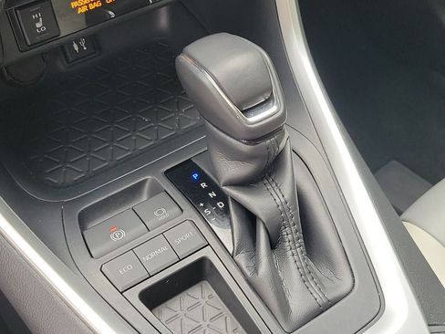Used 2019 Toyota RAV4 XLE Premium w/ Cold Weather Package FWD image 28