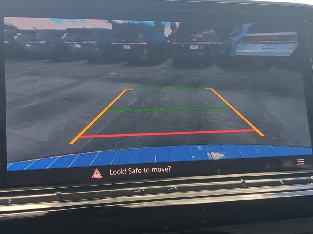 Certified 2024 Volkswagen Atlas SE FWD image 22