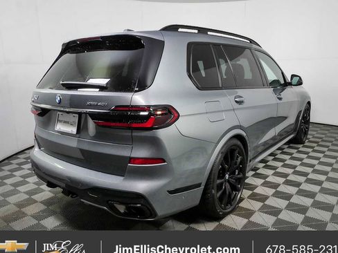 Used 2025 BMW X7 xDrive40i w/ M Sport Package AWD/4WD image 3