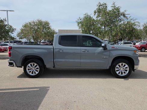 Used 2024 Chevrolet Silverado 1500 LT w/ Z71 Off-Road Package AWD/4WD image 9