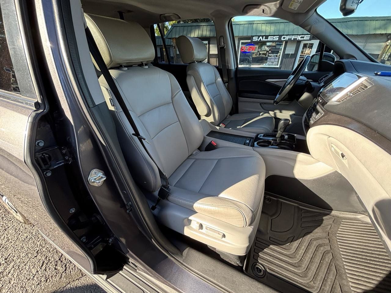 Used 2017 Honda Pilot EX-L image 9