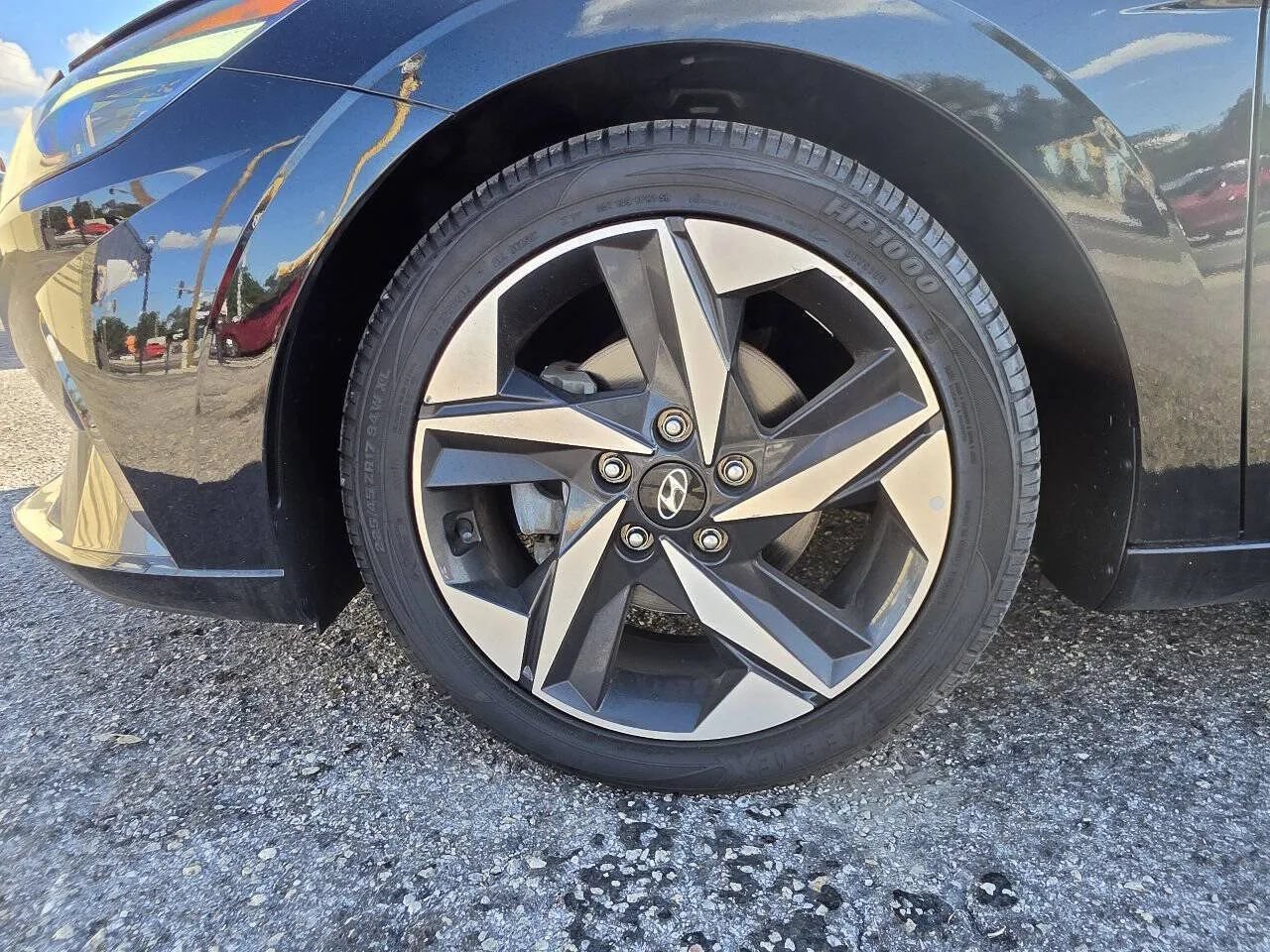 Used 2023 Hyundai Elantra Limited FWD image 12