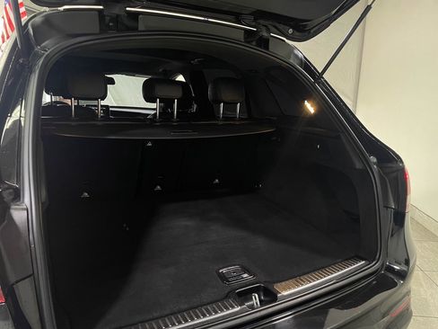 Used 2019 Mercedes-Benz GLC 300 4MATIC w/ AMG Line image 37