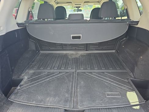 Used 2023 Nissan Rogue S AWD/4WD image 31