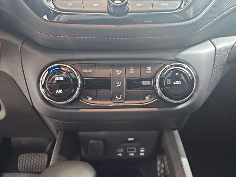 Certified 2023 Chevrolet TrailBlazer RS w/ Sun and Liftgate Package AWD/4WD image 28