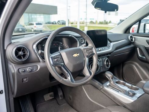 Used 2025 Chevrolet Blazer LT image 18
