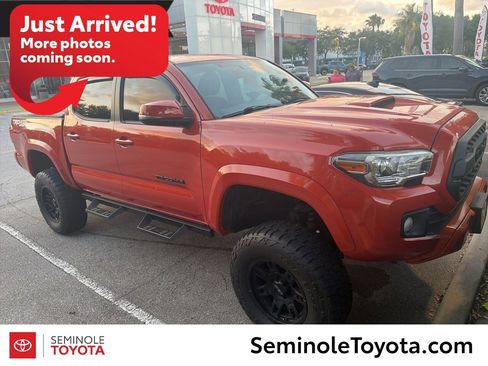 Used 2017 Toyota Tacoma TRD Sport w/ Tow Package (A/T) AWD/4WD image 1