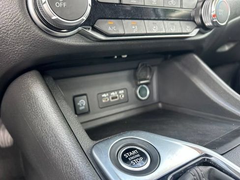 Used 2025 Nissan Sentra SV FWD image 24