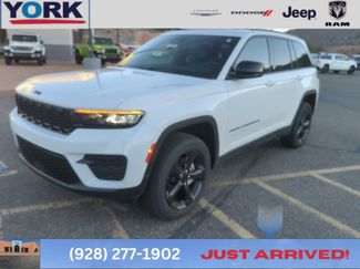Used 2023 Jeep Grand Cherokee Altitude image 1