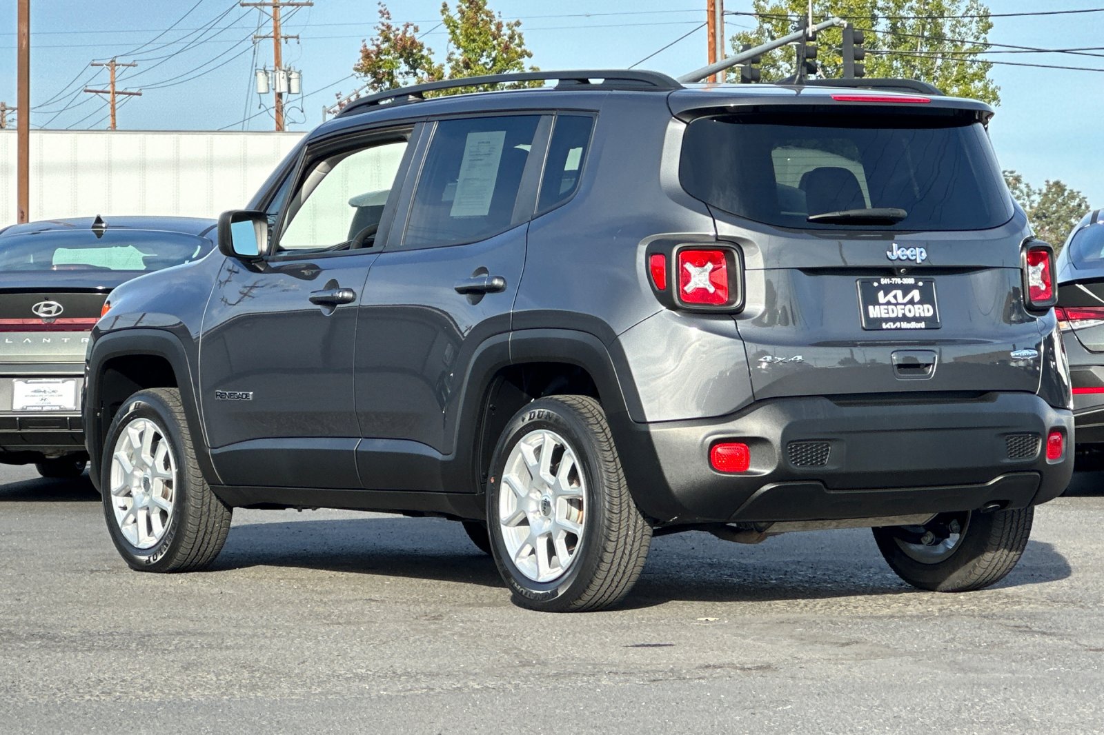 Used 2022 Jeep Renegade Latitude AWD/4WD image 7