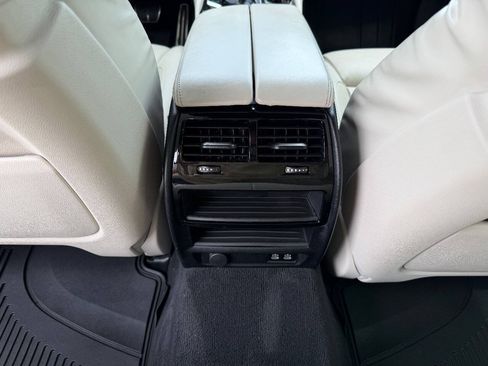 Used 2021 BMW M550i xDrive w/ Dynamic Handling Package AWD/4WD image 18