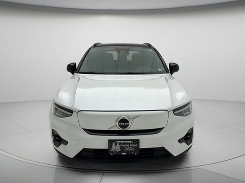 Used 2023 Volvo XC40 Recharge Plus AWD/4WD image 2