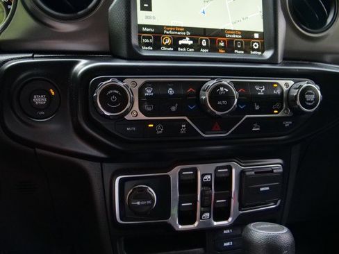 Used 2021 Jeep Gladiator Sport AWD/4WD image 11