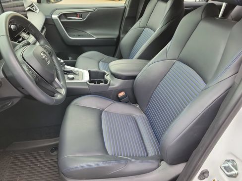 Used 2023 Toyota RAV4 XSE AWD/4WD image 10