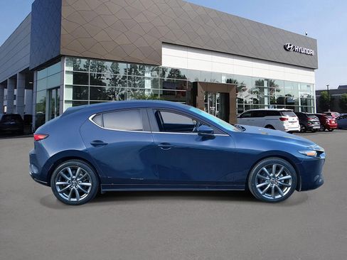 Used 2021 MAZDA MAZDA3 s image 4