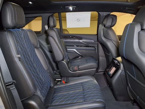 New 2026 Cadillac Escalade IQ Sport 1 w/ LPO, Floor Liner Package AWD/4WD image 7