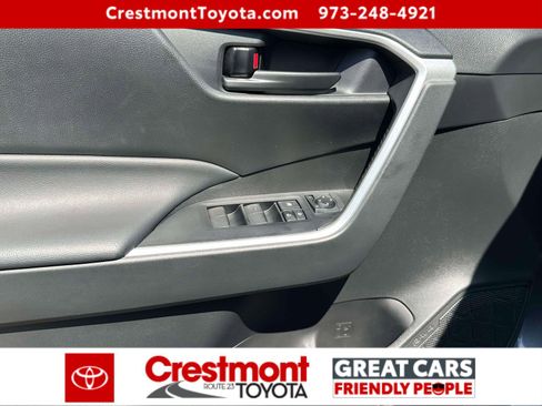 Used 2022 Toyota RAV4 LE AWD/4WD image 14