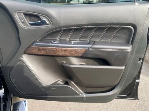 Used 2022 GMC Canyon Denali image 32