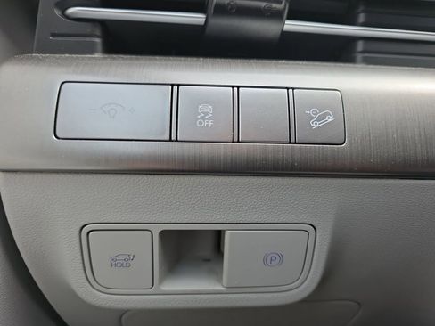 Used 2024 Hyundai Kona Limited FWD image 10