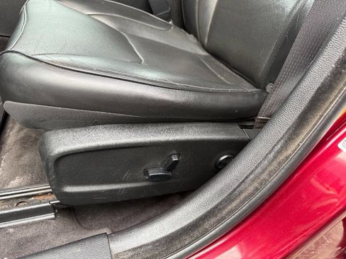 Used 2018 Chrysler 300 Limited w/ Safetytec Plus Group image 39