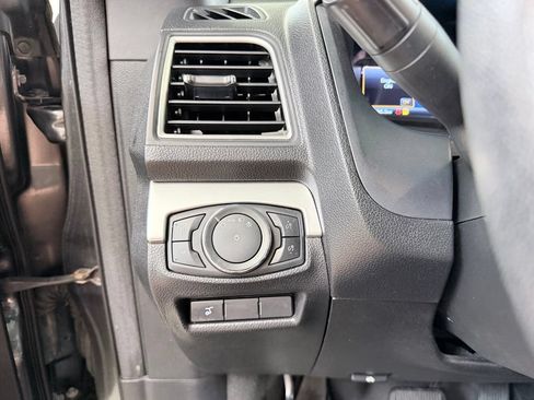 Used 2017 Ford Explorer XLT w/ Equipment Group 202A FWD image 39