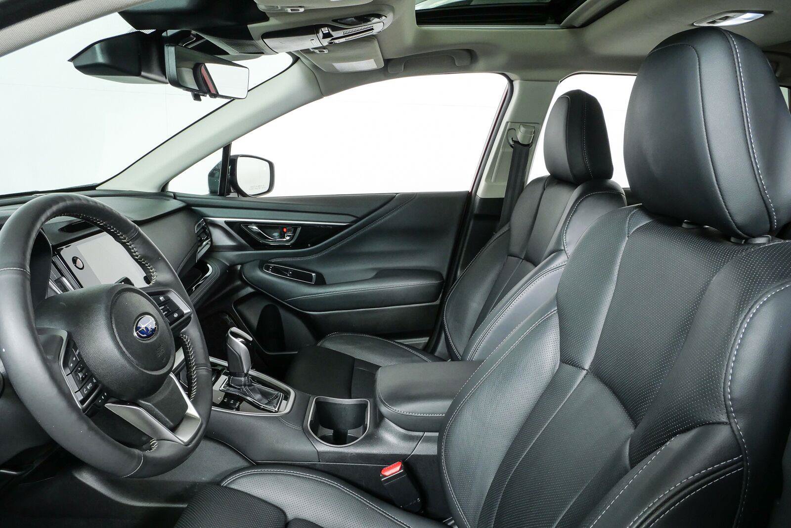 Used 2024 Subaru Outback Touring AWD/4WD image 5