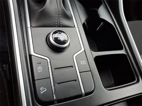Used 2023 Kia Sorento LX image 23