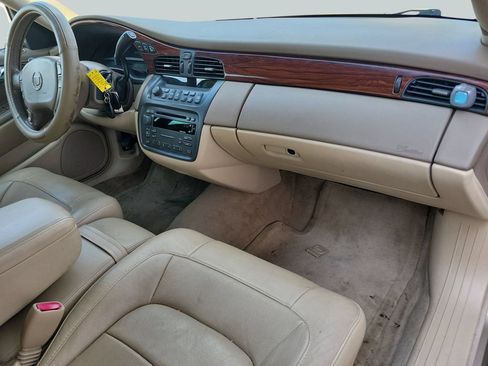 Used 2005 Cadillac De Ville w/ Deville Premium Package FWD image 31