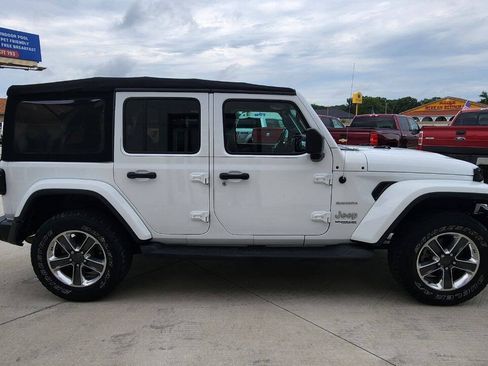 Used 2020 Jeep Wrangler Unlimited Sahara AWD/4WD image 7