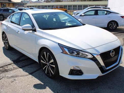 Used 2019 Nissan Altima 2.5 Platinum image 8