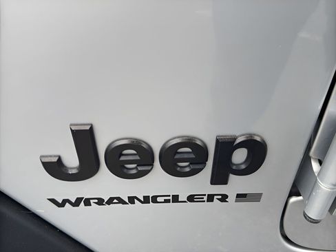 Used 2024 Jeep Wrangler Sport S AWD/4WD image 39