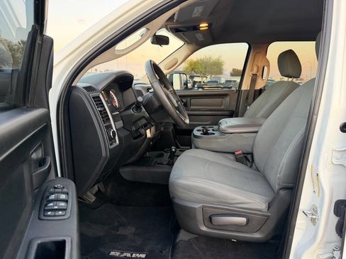 Used 2018 RAM 3500 Tradesman w/ Chrome Appearance Group image 14