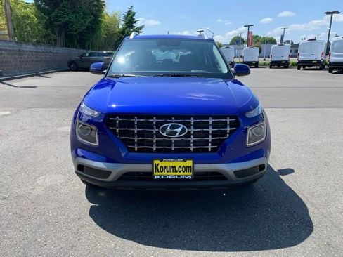 New 2025 Hyundai Venue SEL image 9