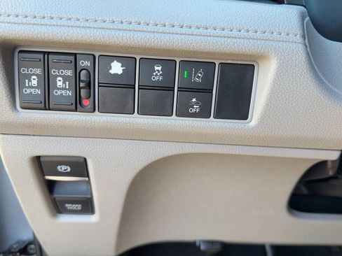 Used 2018 Honda Odyssey EX-L image 15