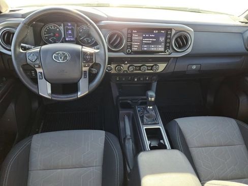 Used 2020 Toyota Tacoma TRD Sport w/ Technology Package image 21