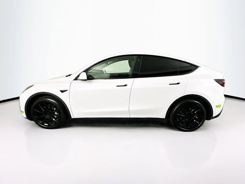 Used 2023 Tesla Model Y Long Range image 4