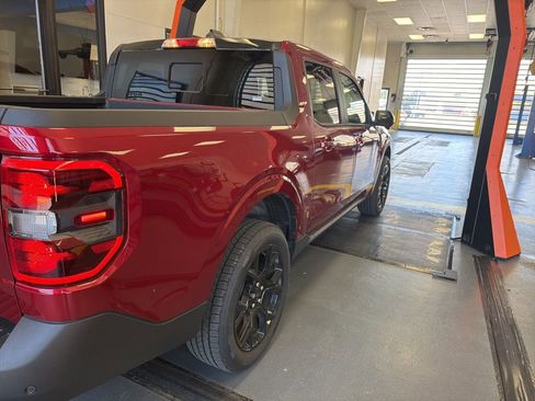 Used 2025 Ford Maverick Lariat w/ Black Appearance Package AWD/4WD image 8
