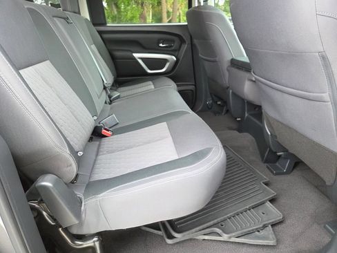 Used 2021 Nissan Titan SV RWD image 13