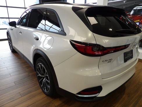 Certified 2025 MAZDA CX-70 Plug-In Hybrid w/ Premium Plus AWD/4WD image 8