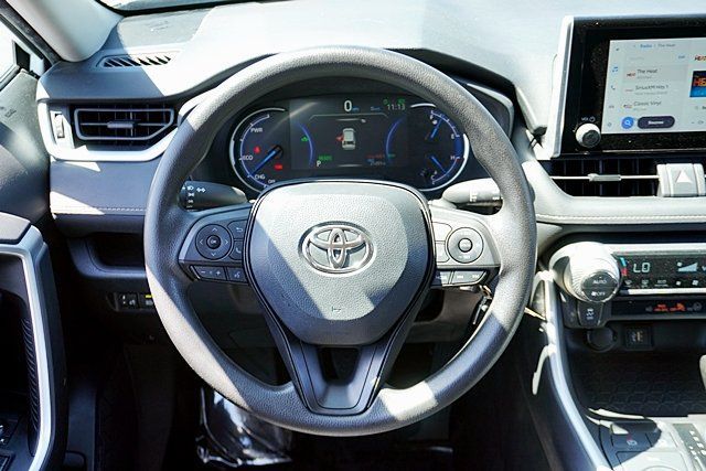 Used 2024 Toyota RAV4 LE AWD/4WD image 29