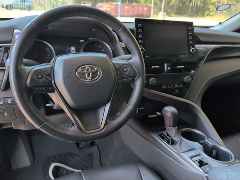 Used 2023 Toyota Camry XSE image 9