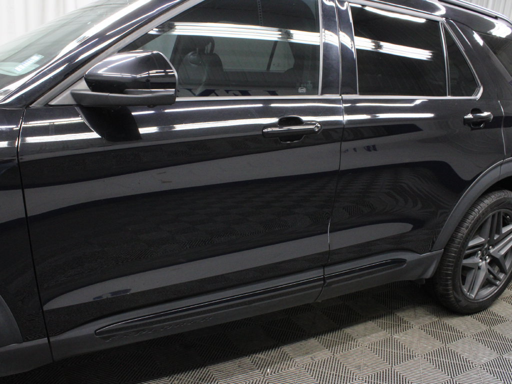 Used 2025 Ford Explorer ST-Line w/ ST-Line Street Pack AWD/4WD image 52